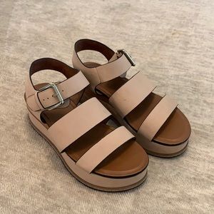 Naturalizer Women’s Platform Sandals